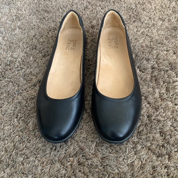 Naturalizer Flexy Black Leather Flats Sz.10M Cushioned Classic Shoes Minimalist - Picture 11 of 11